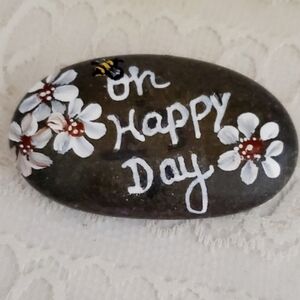 Painted Personalized Rock, Happy Day Rock with Daisies, Sentimental word rock